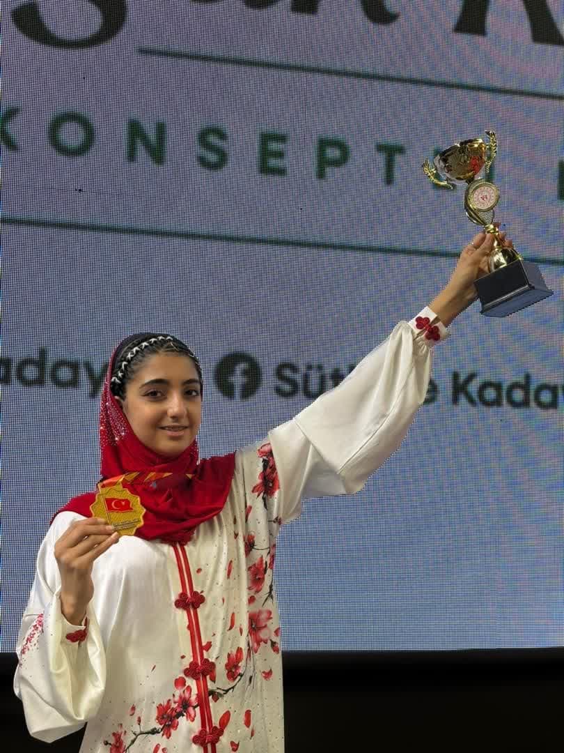 ثنای عزیز، در مسابقات ورزش ووشو   بین‌المللی ترکیه، مقام مدال طلا را کسب نمودند.