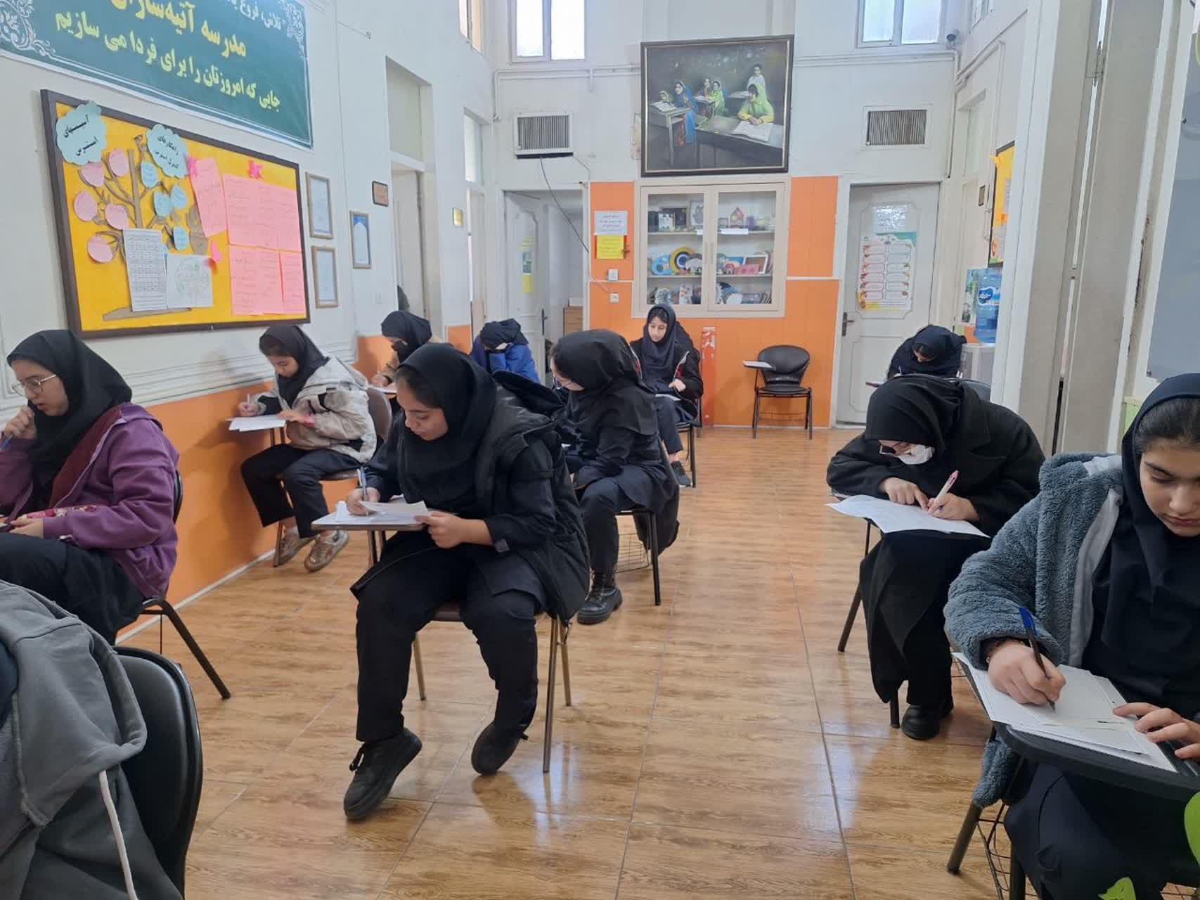 هم اکنون برگزاری آزمون نگارش